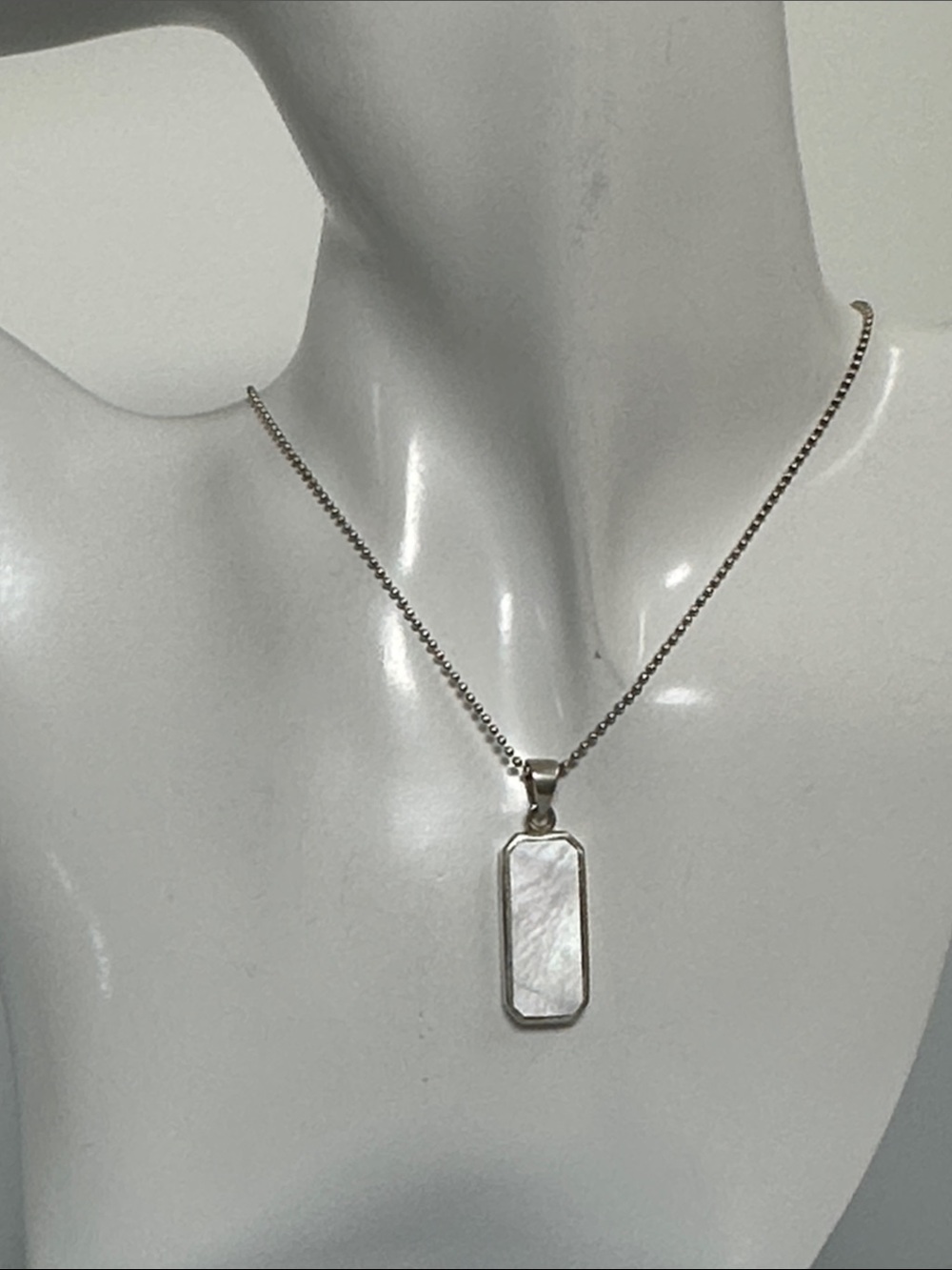 925 sterling Silver Mother of Pearl  Pendant Necklace made in italy
